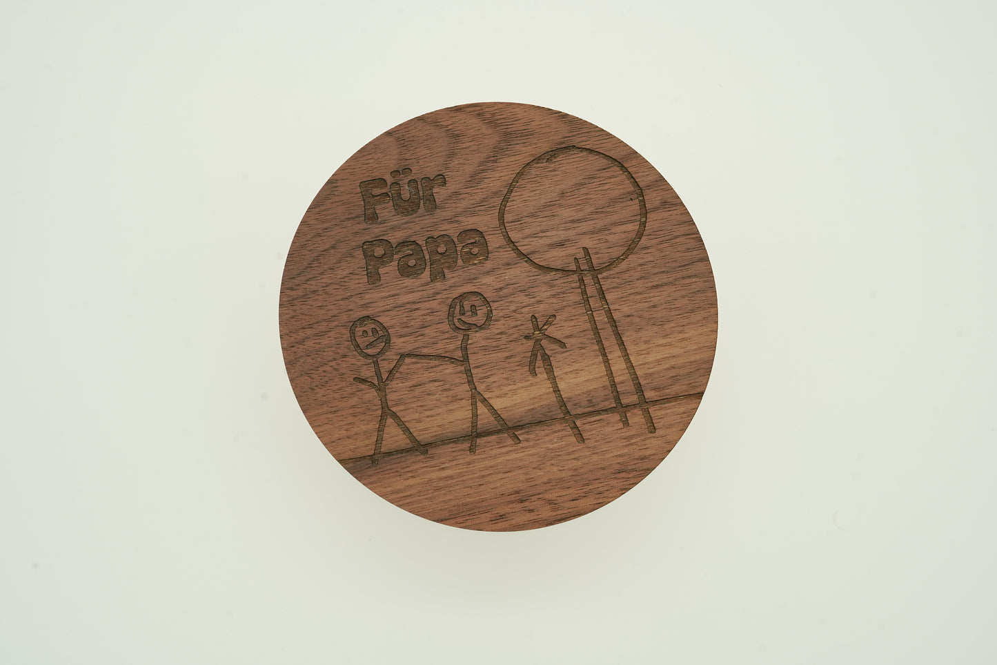 Dose mit personalisierter Gravur – ein Geschenk mit Herz