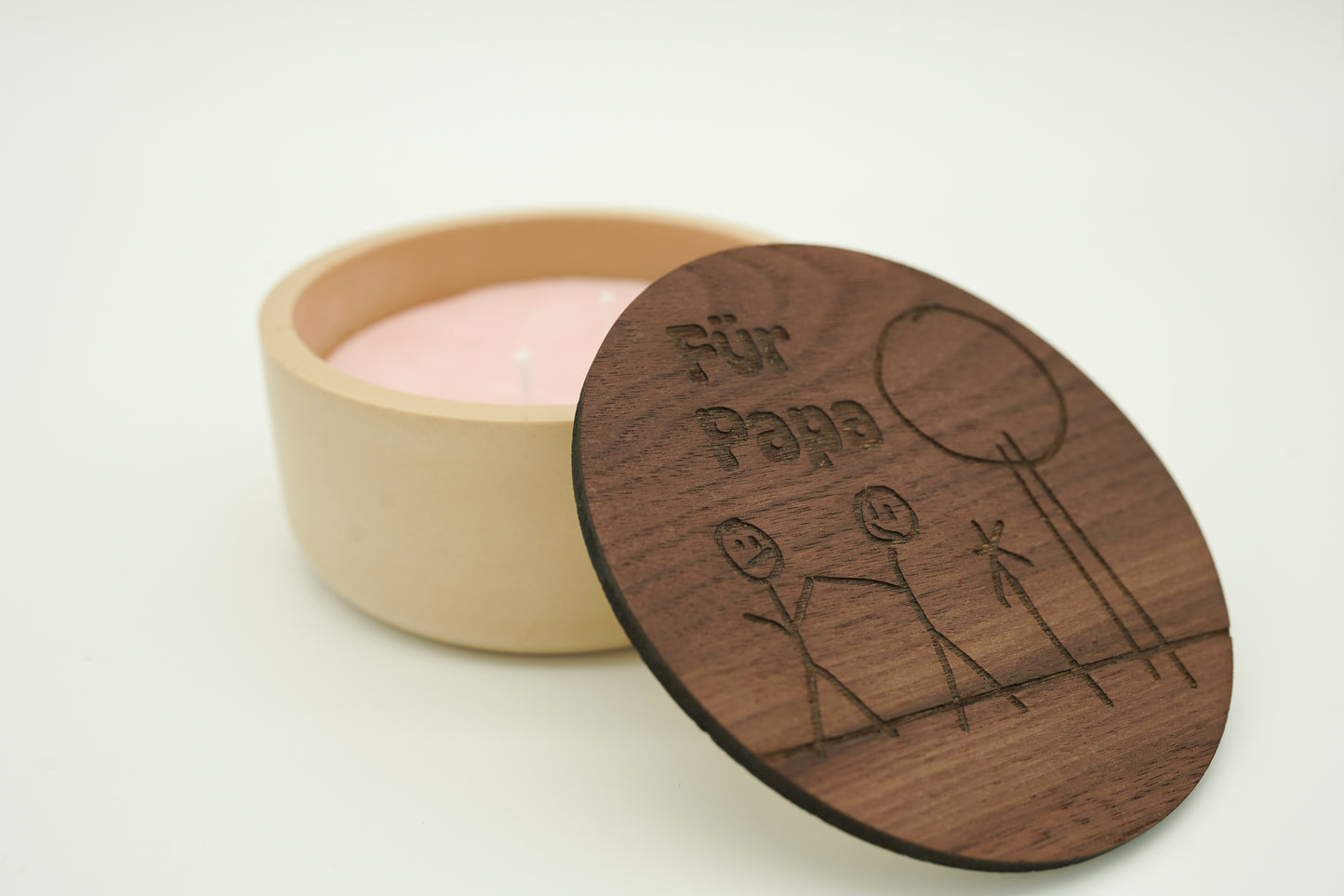 Dose mit personalisierter Gravur – ein Geschenk mit Herz